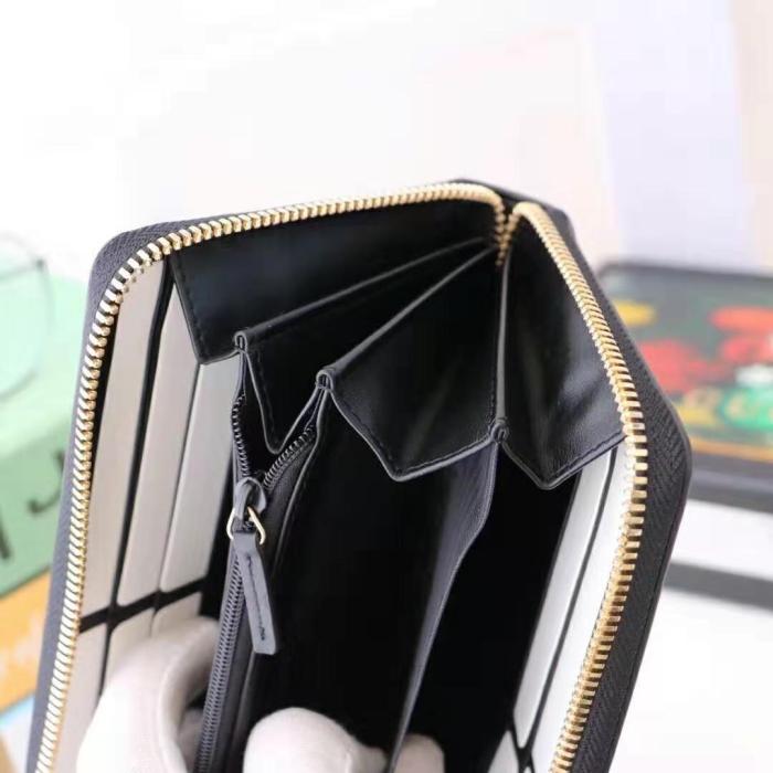 Gucci GG Unisex Leather Zip Around Wallet with Gucci Logo in Black Leather