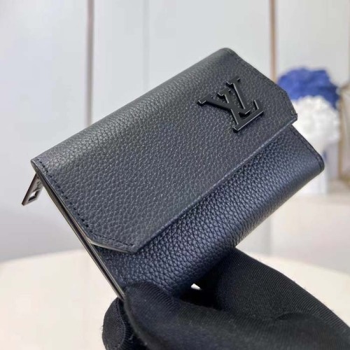 Louis Vuitton LV Unisex Pilot Wallet Black LV Aerogram Cowhide Leather Tone-On-Tone Hardware