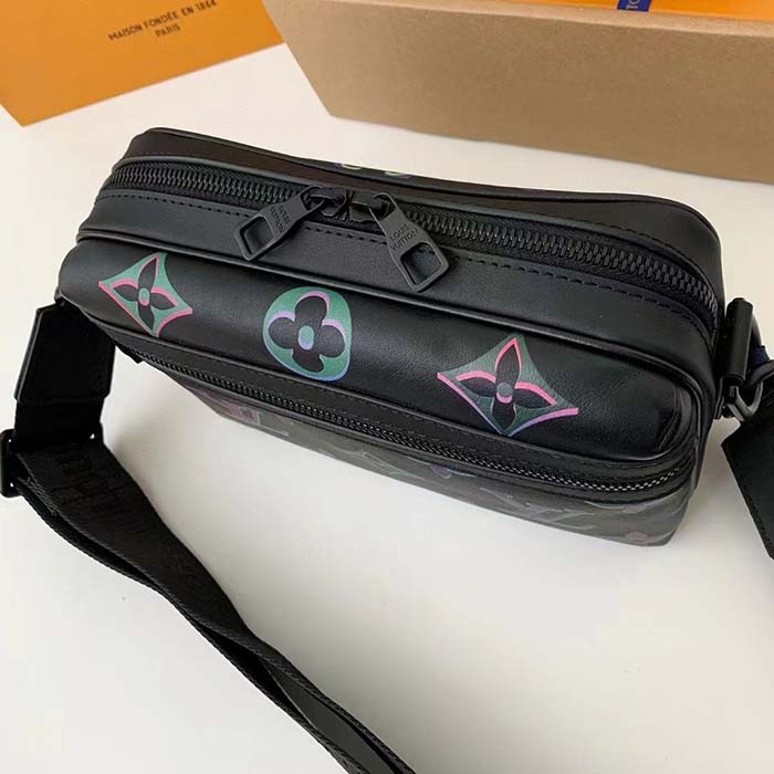 Louis Vuitton LV Unisex Comet Messenger PM Black Borealis Calf Cowhide Leather