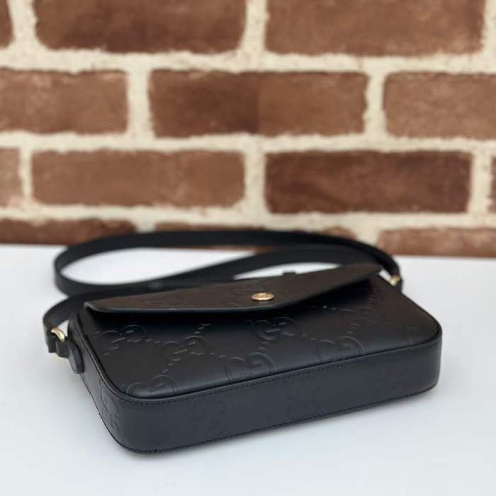 Gucci Women GG Super Mini Shoulder Bag Black GG Leather Magnetic Closure