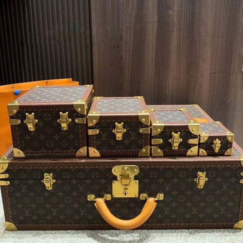 Louis Vuitton LV Unisex Pyramid Trunk Brown Monogram Coated Canvas M10052