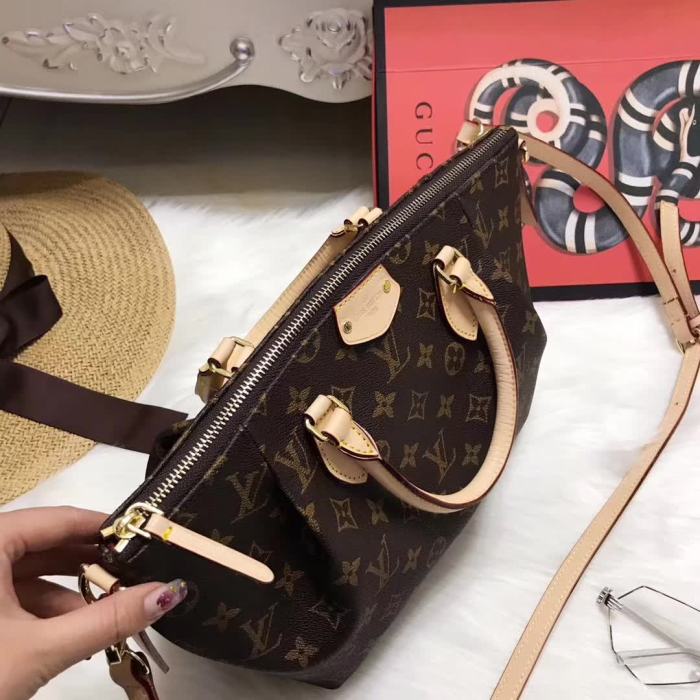 Louis Vuitton LV Turenne PM Handbag M48813