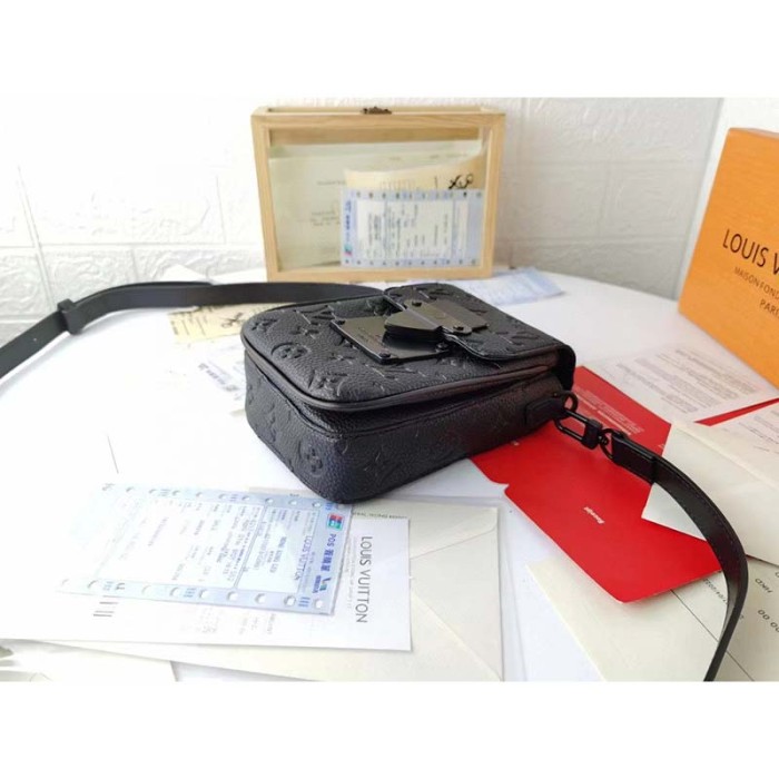 Louis Vuitton LV Unisex S-Lock Vertical Wearable Wallet Black Taurillon Monogram Leather