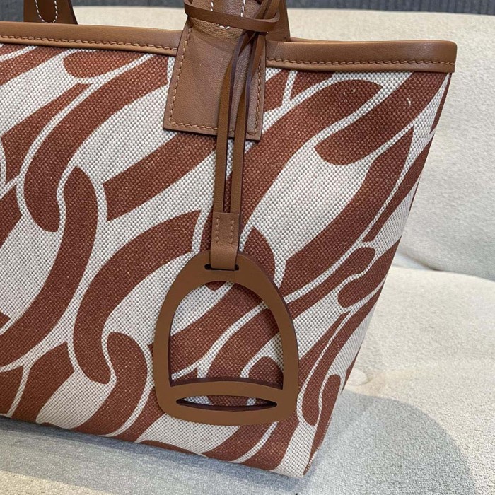 Hermes Unisex Steeple 28 Ecru Tote Bag-Brown H084532CKAC