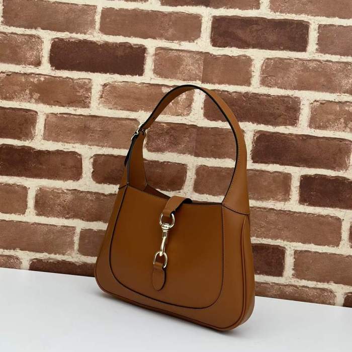 Gucci Women GG Jackie Small Shoulder Bag Brown Leather Hook Closure