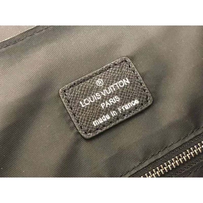 Louis Vuitton LV Unisex Outdoor Backpack Taiga Cowhide Leather-Black