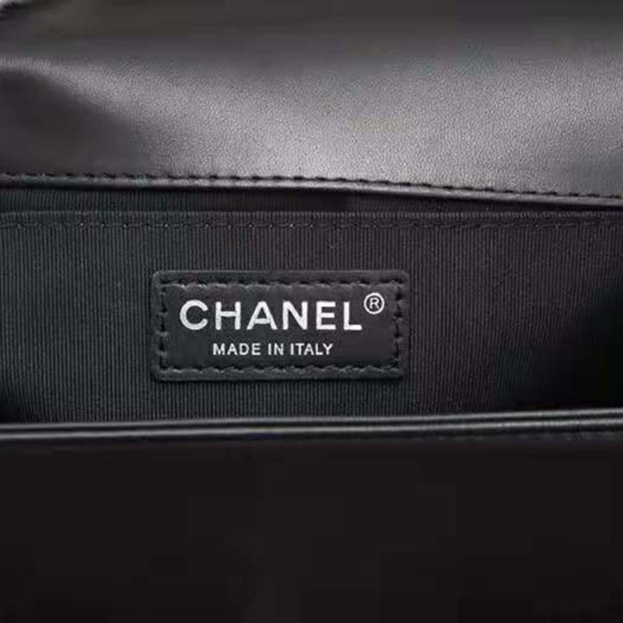 Chanel Women Boy Chanel Handbag in Calfskin Leather-Black