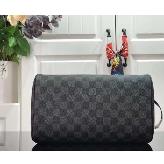 Louis Vuitton LV Unisex Dopp Kit Toilet Pouch Grey Damier Graphite Canvas