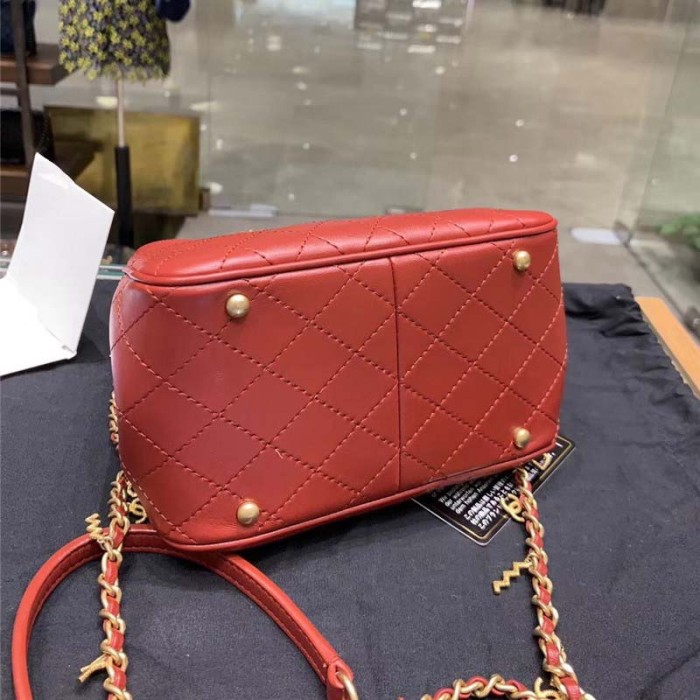 Chanel Women Drawstring Bag in Calfskin Leather-Maroon