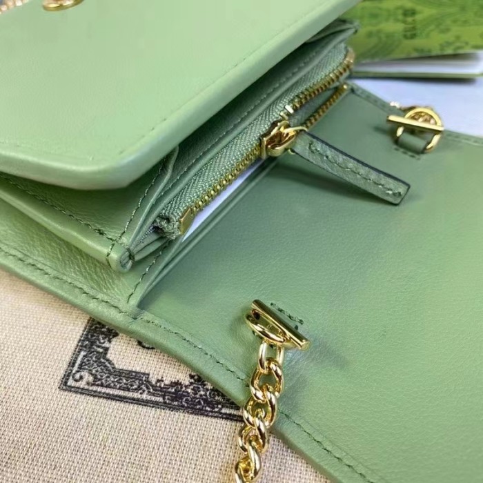 Gucci Women GG Blondie Medium Chain Wallet Green Leather Round Interlocking G