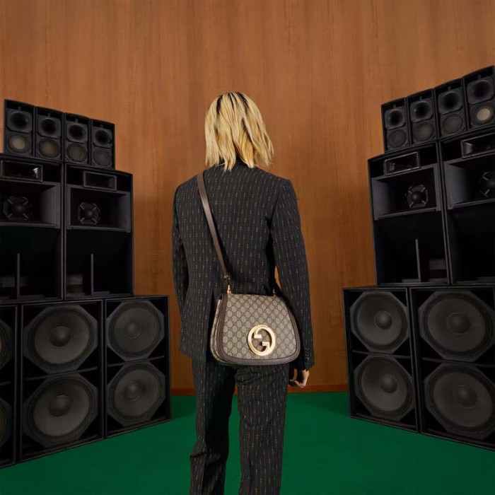 Gucci Women GG Blondie Medium Shoulder Bag Beige Ebony GG Supreme Canvas