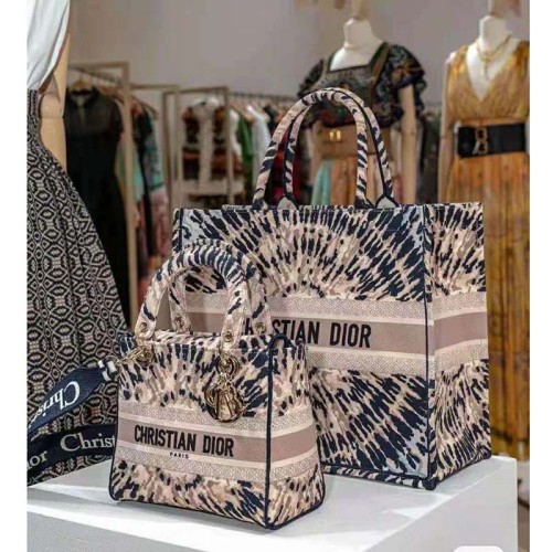 Dior Women Saddle Pouch Blue Dior Oblique Jacquard 'D' Stirrup