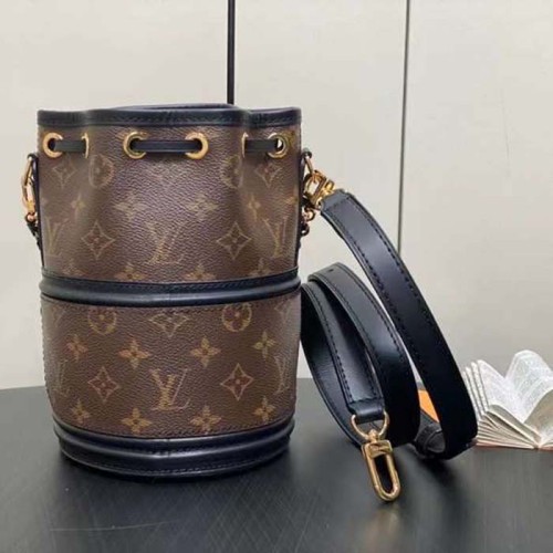 Louis Vuitton LV Unisex Canoé Monogram Coated Canvas Cowhide-Leather M83480