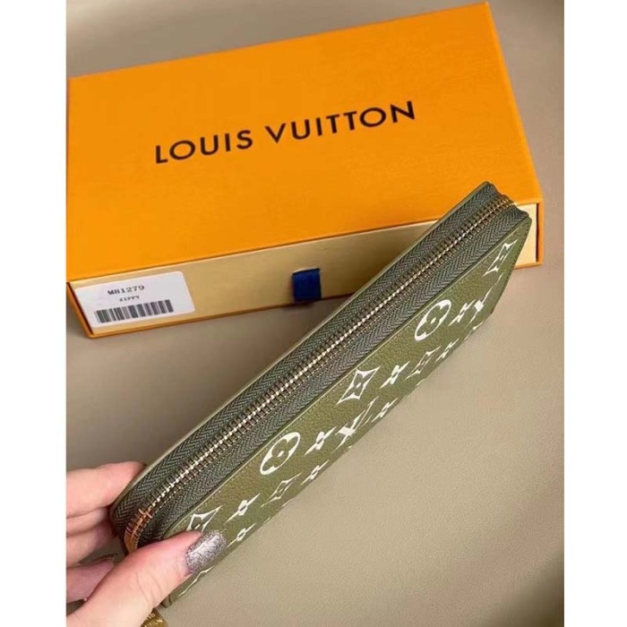 Louis Vuitton LV Unisex Zippy Wallet Green Monogram Empreinte Embossed Supple Grained Cowhide