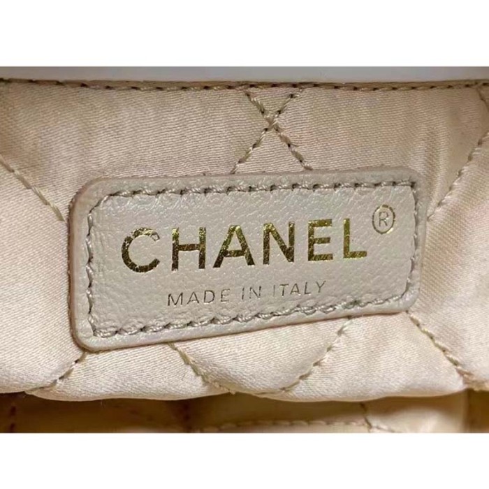 Chanel Women 22 Large Handbag Calfskin Gold-Tone Lacquered Metal