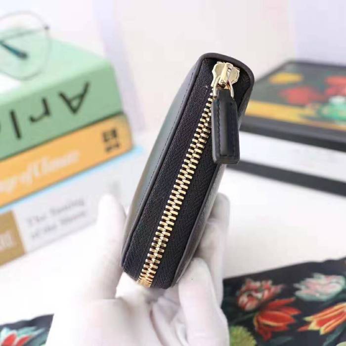 Gucci GG Unisex Leather Zip Around Wallet with Gucci Logo in Black Leather