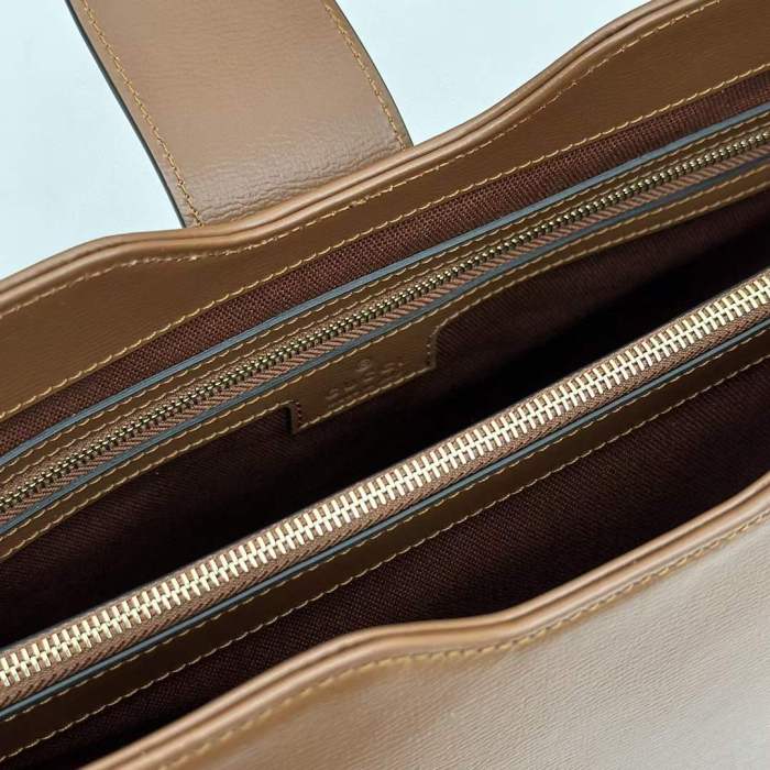 Gucci Women GG Medium Bucket Shoulder Bag Brown Leather Hook Closure