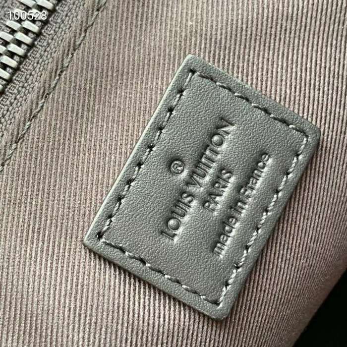 Louis Vuitton LV Unisex Sac Plat Horizontal Zipper Monogram Eclipse Canvas