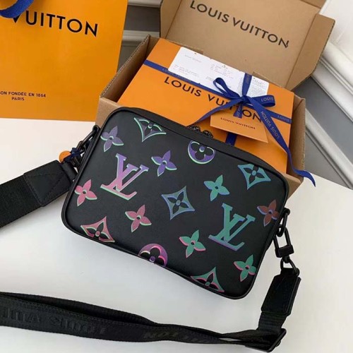 Louis Vuitton LV Unisex Comet Messenger PM Black Borealis Calf Cowhide Leather