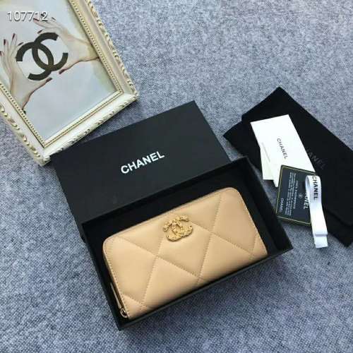 Chanel Women Chanel 19 Long Zipped Wallet Lambskin Leather-Beige                                                           Lambskin