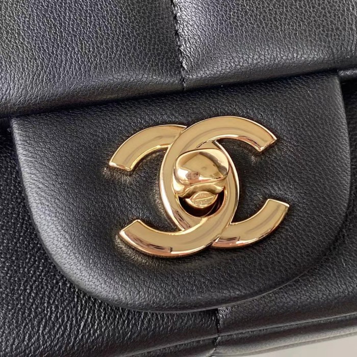 Chanel Women CC Small Flap Bag Grained Calfskin Gold Tone Metal Black