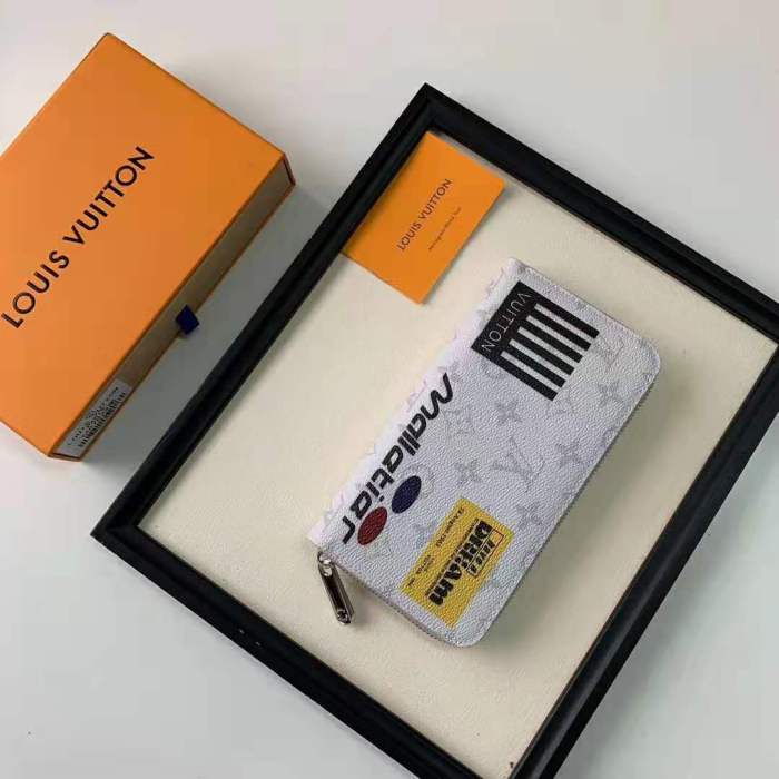 Louis Vuitton LV Unisex Zippy Organizer Wallet in Monogram White Canvas