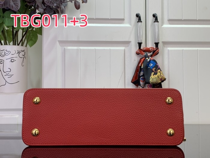 TBG011 CAPUCINES Medium Handbag M12935