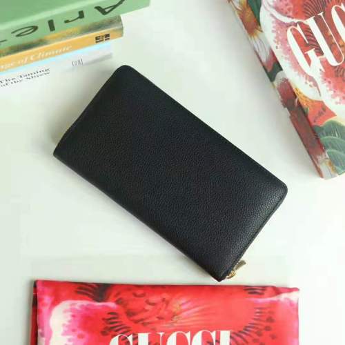 Gucci GG Unisex Gucci Zumi Grainy Leather Zip Around Wallet-Black