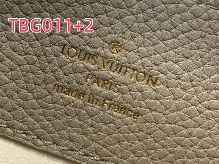 TBG011 CAPUCINES Medium Handbag M12935