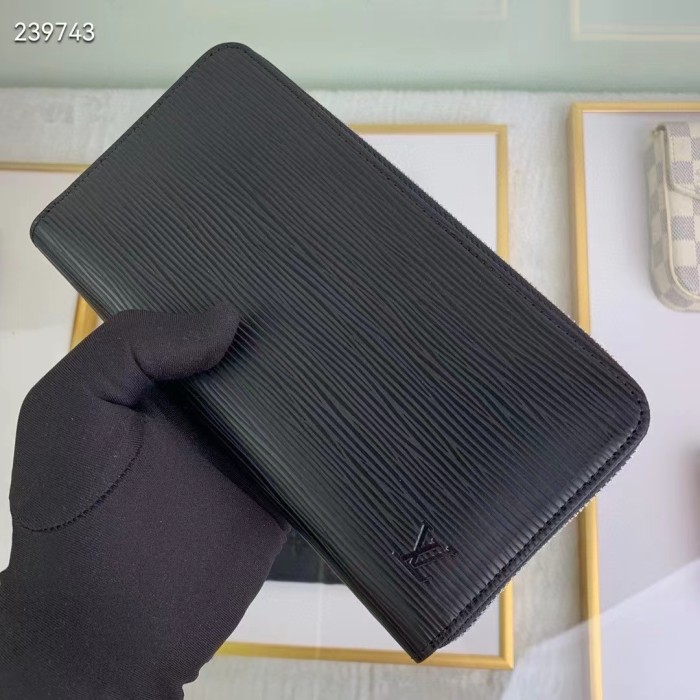 Louis Vuitton Unisex Zippy Wallet Black Epi Grained Cowhide Leather Zip Closure