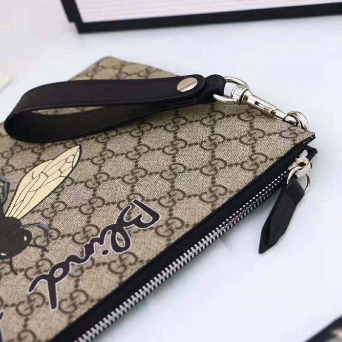 Gucci GG Men Gucci Bestiary Pouch with Bee in Beige/Ebony Soft GG Supreme with Bee