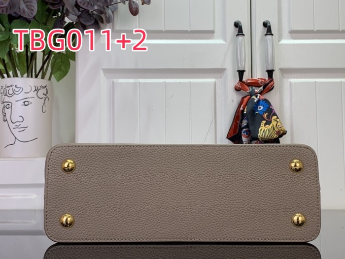 TBG011 CAPUCINES Medium Handbag M12935