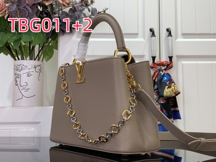 TBG011 CAPUCINES Medium Handbag M12935