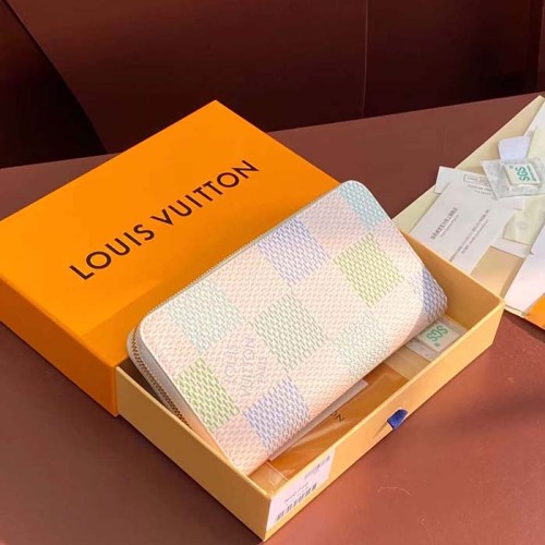 Louis Vuitton LV Unisex Zippy Wallet Pistachio Green Damier Coated Canvas N40748