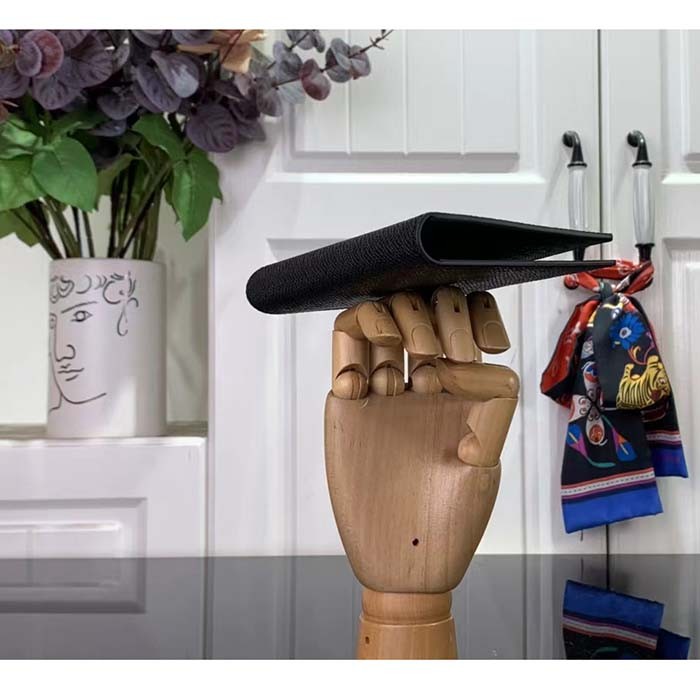 Louis Vuitton LV Unisex Passport Cover Black Taiga Leather Cowhide Leather Lining