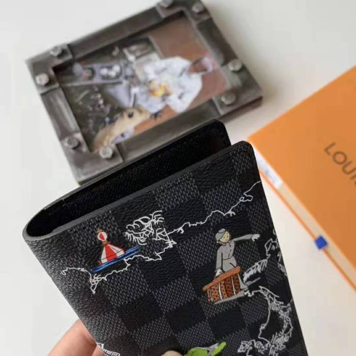 Louis Vuitton LV Unisex Brazza Wallet in Damier Graphite Canvas