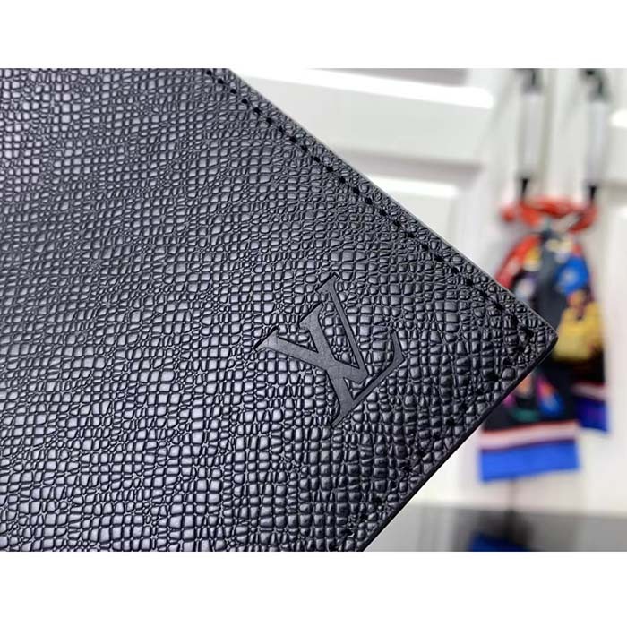 Louis Vuitton LV Unisex Passport Cover Black Taiga Leather Cowhide Leather Lining