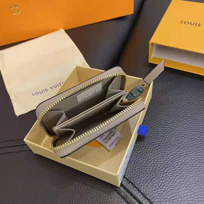 Louis Vuitton LV Unisex Zippy Coin Purse Monogram Empreinte Embossed Supple Grained Cowhide