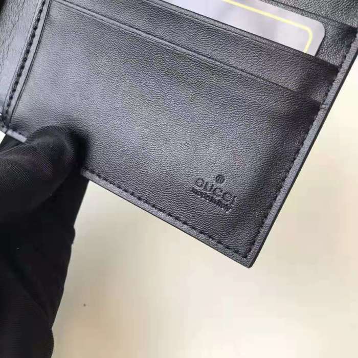 Gucci GG Men Kingsnake Print GG Supreme Wallet in Black/Grey GG Supreme Canvas