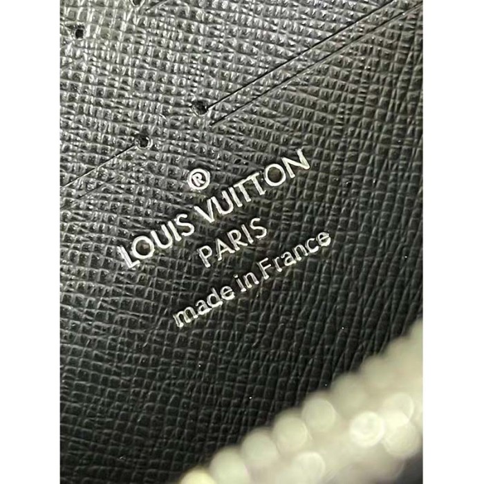 Louis Vuitton LV Unisex Zippy Wallet Black Epi Grained Cowhide Leather
