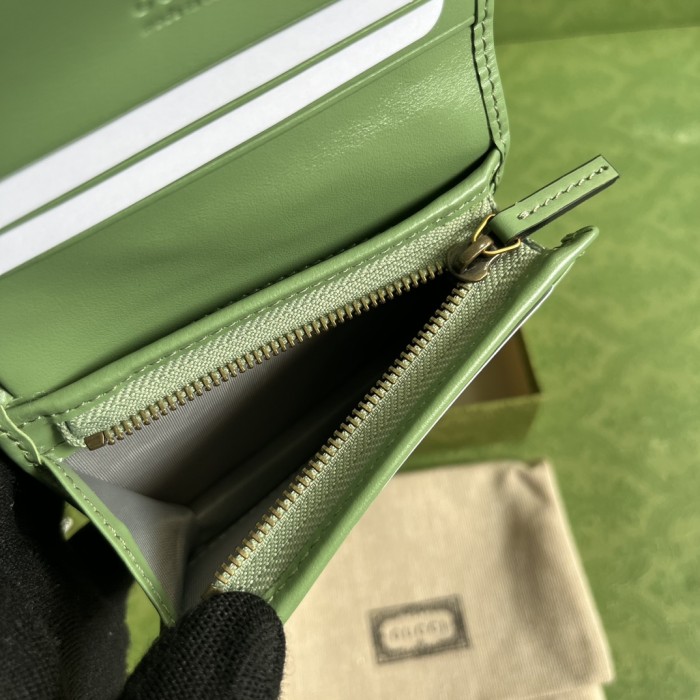 Gucci Unisex GG Marmont Matelassé Card Case Wallet Sage Green Chevron Leather