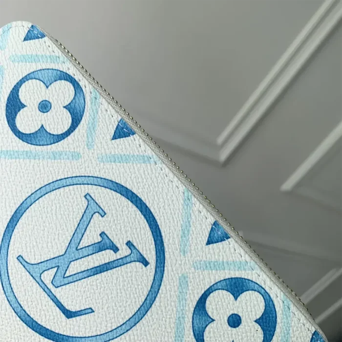 Louis Vuitton LV Unisex Zippy Wallet Monogram Coated Canvas M83624