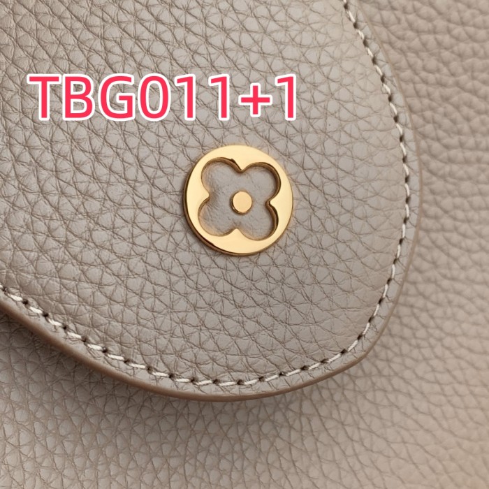 TBG011 CAPUCINES Medium Handbag M12935