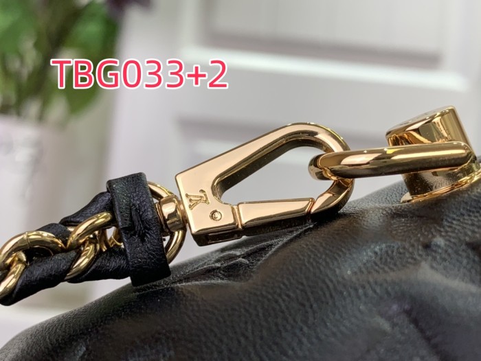 TBG033 VANITY CHAIN POUCH M25123