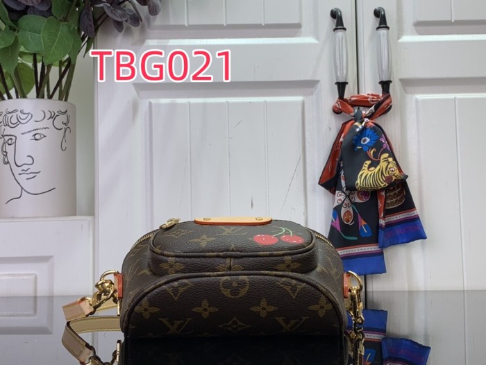 TBG021 LV x TM Mini Bumbag Handbag M13449