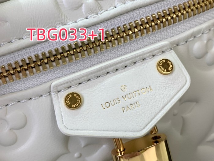 TBG033 VANITY CHAIN POUCH M25123