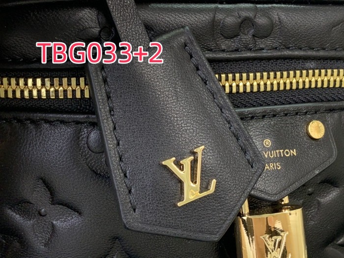 TBG033 VANITY CHAIN POUCH M25123