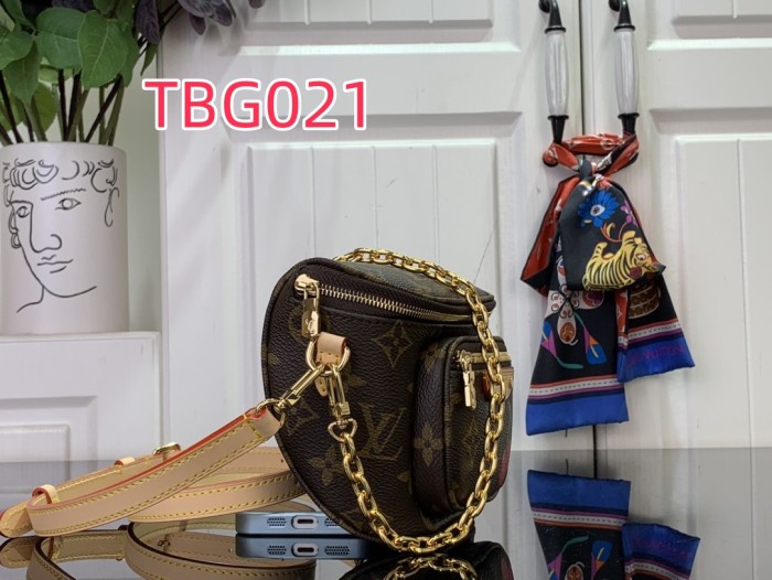 TBG021 LV x TM Mini Bumbag Handbag M13449