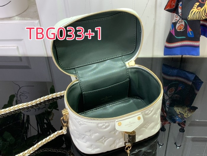 TBG033 VANITY CHAIN POUCH M25123