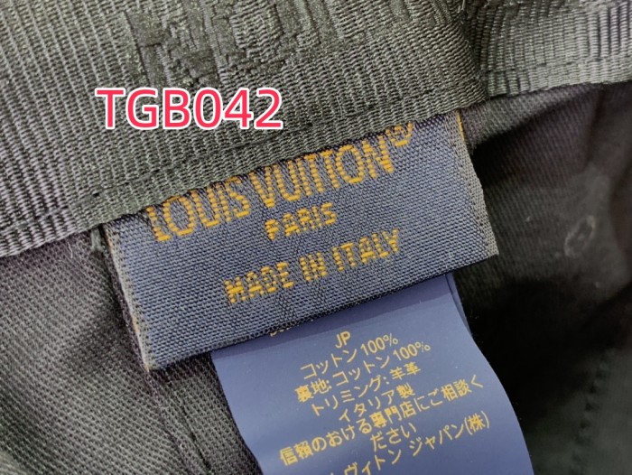 TGB042 LV BLASON SHADING DENIM Hat m7974L